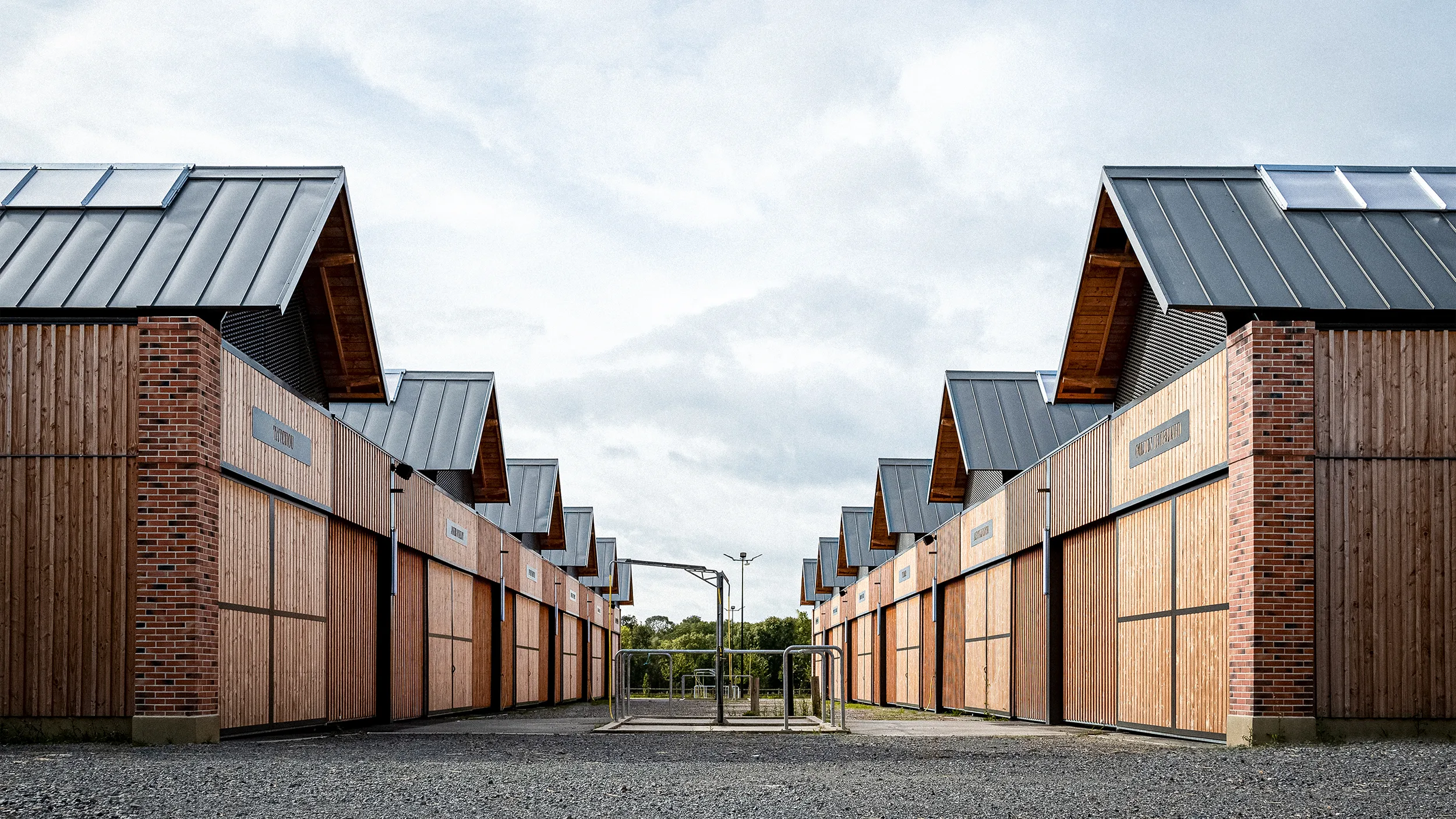 2026-BG-ARCHI_PROJET_EQUESTRE_LION_ECURIES_ISLE_BRIAND_03